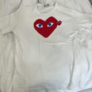 Comme des Garçons PLAY White T Shirt with Red hearts Size M. Two stains on front
